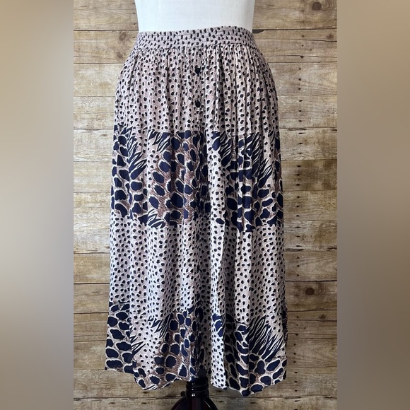 Symphony Dresses & Skirts - Symphony Womens Animal Print Midi Skirt Tan Navy Blue Rayon Smocked Waist Size M